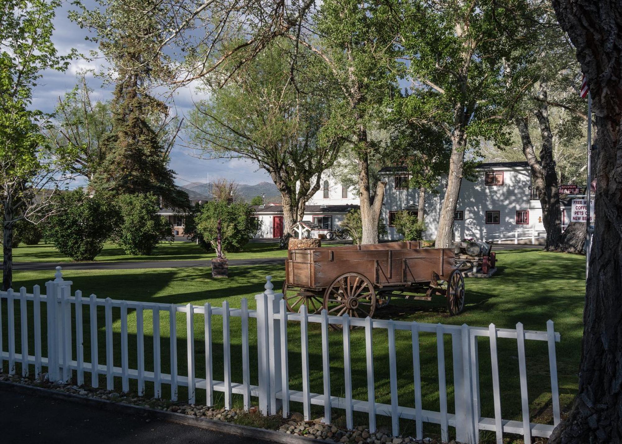 Silver Maple Inn And The Cain House Country Suites Bridgeport Buitenkant foto