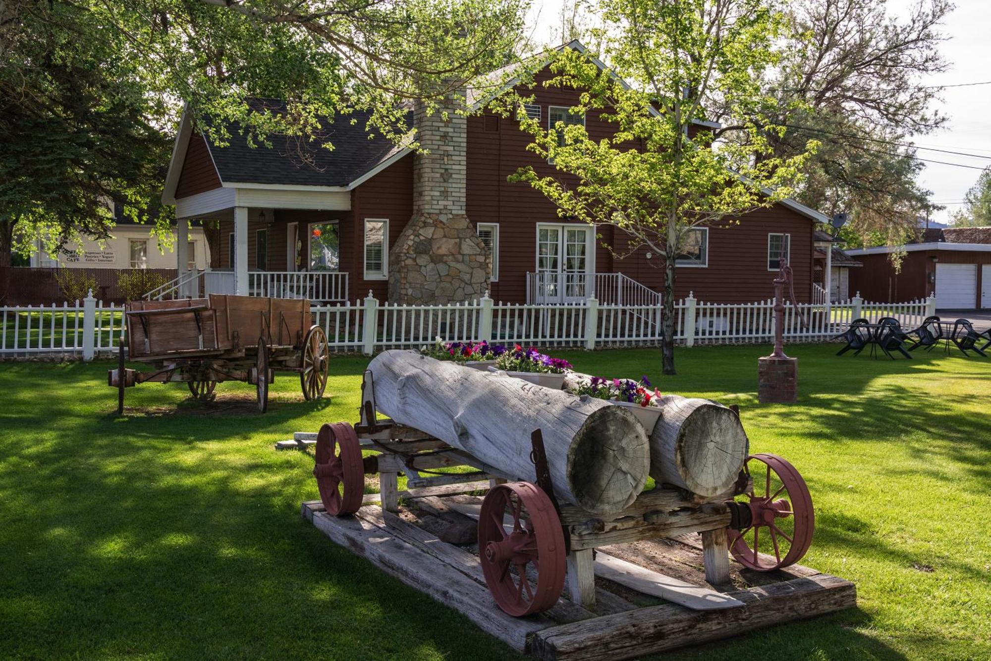 Silver Maple Inn And The Cain House Country Suites Bridgeport Buitenkant foto