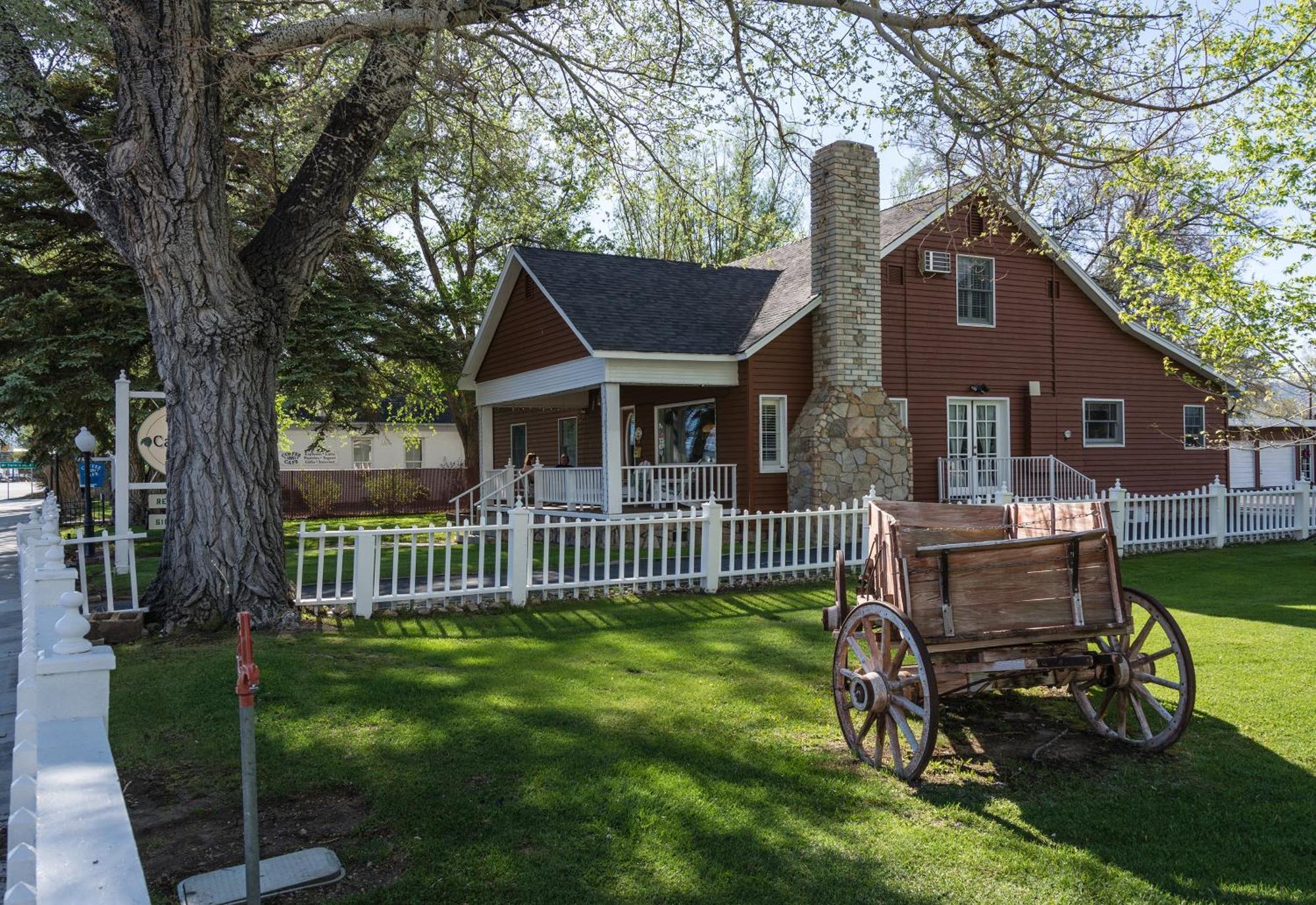 Silver Maple Inn And The Cain House Country Suites Bridgeport Buitenkant foto